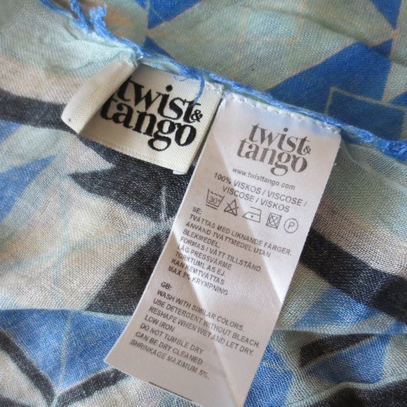 Twist & Tango Scarf - Picture 2 of 3
